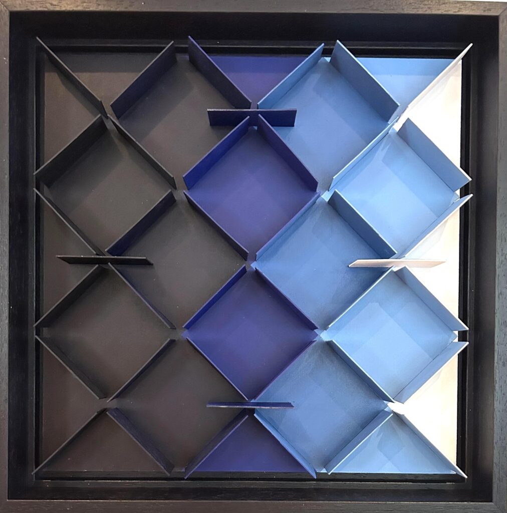 Charlotte Burgmans
Bleu Box VI
hout, vliegtuig triplex, acryl